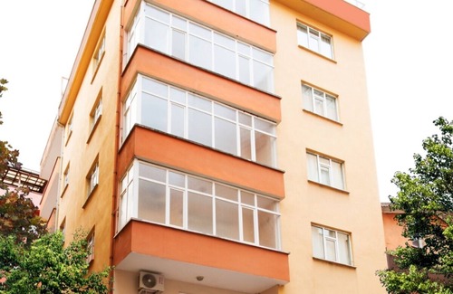 Cayeli Apartment | Top-Rated Kent Apart: Family-Friendly & Accessible Comfort