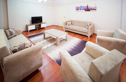 Cayeli Apartment | Top-Rated Kent Apart: Family-Friendly & Accessible Comfort