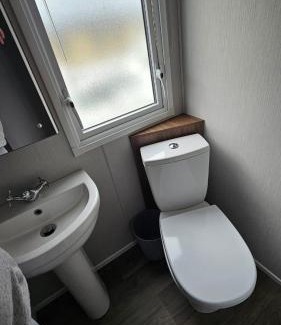 Isle of Grain Apartment | Kent Coast Haven sleeps 6 to 8