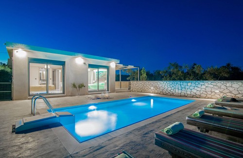 Fiolitis Villa | Discover Kentia: 3-Bedroom Villa with Private Pool