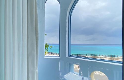 Sail Rock Beach House | Inviting Kenting Met Hi Inn: Oceanfront & Pet Friendly