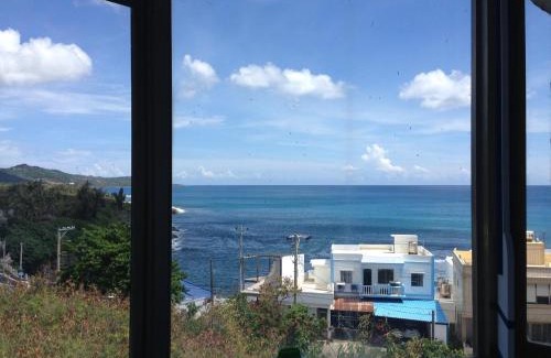 South Beach Bed & Breakfast | Family-Friendly Kenting Mola: Poolside Retreat with 9.6/10 Rating