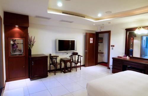 Hengchun Hotel | Relaxing Stay at Kenting Motel with Breakfast & Hot Tub