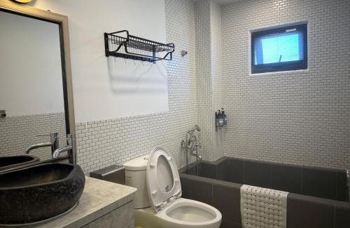 Big Beach House | Discover Kenting Sunhow Inn: Oceanfront & Pet Friendly Stay