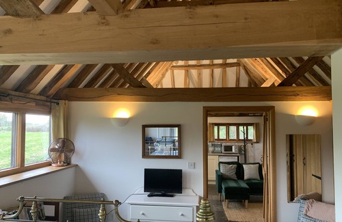 Hollingbourne Cottage | Kentish Oast: Cozy Cottage with Pool in Serene Grounds