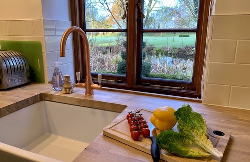 Hollingbourne Cottage | Kentish Oast: Cozy Cottage with Pool in Serene Grounds