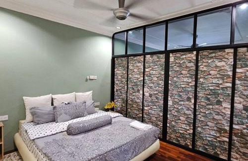 Miri Villa | Discover Kenyalang Piasau Homestay: Family-Friendly Retreat
