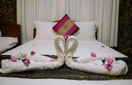 Krong Kaeb House | Cozy Kep Villa Hill Guest House - Pet Friendly Retreat