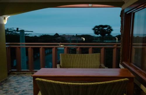 Krong Kaeb House | Cozy Kep Villa Hill Guest House - Pet Friendly Retreat