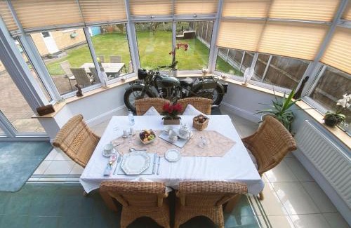 Swadlincote Bed & Breakfast | Guest Rated 9/10: Keppel Gate B&B - Silver Birch Room