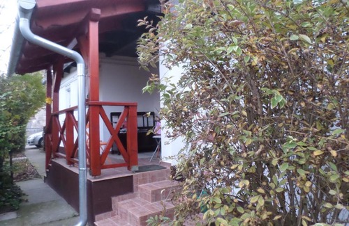 Apostag House | Explore the Kerékpáros és Zarándok Vendégház: Family-Friendly Retreat
