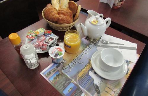Rocabey - Alsace - Gare Hotel | Ker Annick: Pet-Friendly Retreat with Pool and Hot Tub