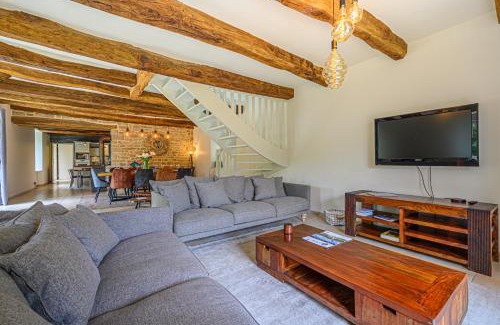 Monterblanc House | Relaxing Family Retreat Near Vannes with Hot Tub & Fireplace