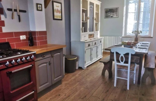Saint-Jean-du-Doigt House | Ker Yaël: Family Retreat with Garden Near Beach, Rated 10/10