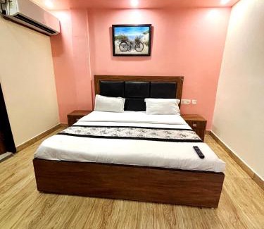 Hauz Khas Village Hotel | Discover Comfort at Hotel Bluemoon for Your Next Stay