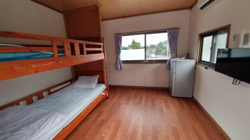 Tokashiki House | Budget-Friendly Kerama Backpackers with Kitchen Access