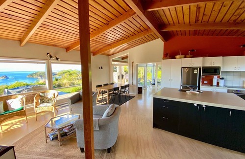 Ngaio Bay Cottage | Oceanfront Kereru at Kaiteriteri - Rated 9/10 for Families