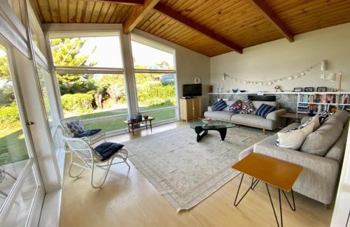 Ngaio Bay House | Relaxing Kereru at Kaiteriteri - Family & Pet Friendly Escape