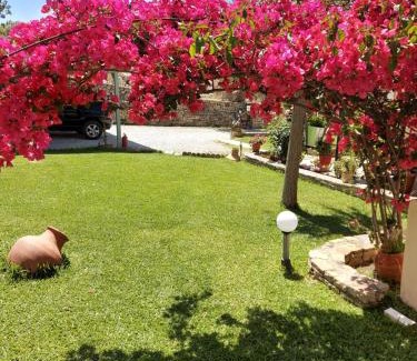 Karlovassi Apartment | Discover Kerkis View Houses: Family-Friendly Retreat