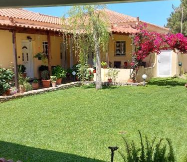 Karlovassi Apartment | Discover Kerkis View Houses: Family-Friendly Retreat