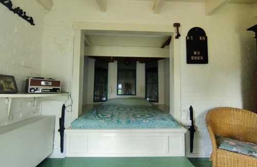 Zeerijp House | Unforgettable Stay at Kerkje De Kleine Antonius - 10/10 Rated