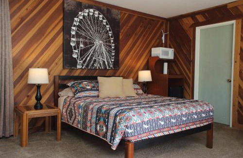 Kernville Cabin | Pet-Friendly Kern Riverview Inn with Great Guest Ratings