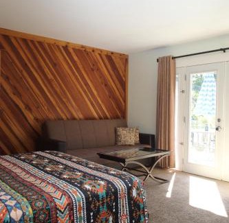 Kernville Cabin | Pet-Friendly Kern Riverview Inn with Great Guest Ratings