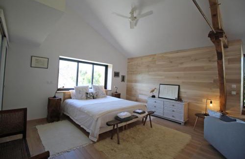 Bersac-sur-Rivalier Bed & Breakfast | Seaside Retreat at Kernad - Oceanfront & Family-Friendly