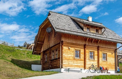Albeck Cabin | Relax at Kernmayerhütte: Family-Friendly Retreat with Spa