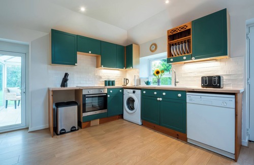 Dornoch Cottage | Family-Friendly Kerrisdale with Garden in Dornoch