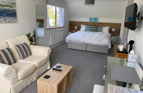 Mevagissey Bed & Breakfast | Experience Kerryanna Country House: Oceanfront Eco Retreat
