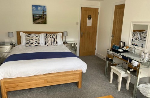 Mevagissey Bed & Breakfast | Experience Kerryanna Country House: Oceanfront Eco Retreat