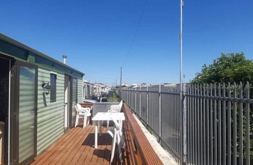 Skegness Resort | Ocean View Retreat: Kerrys Place at Sealands Caravan Site
