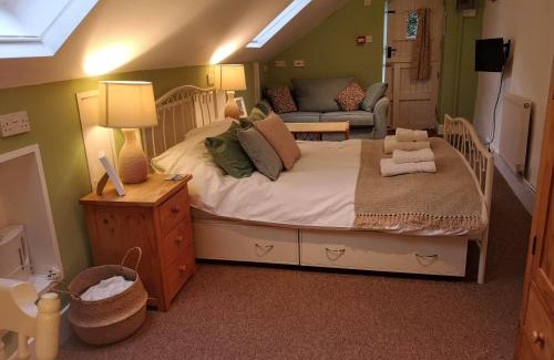 Lyme Regis Hotel | Ocean View Kersbrook Guest Accommodation: 4-Star Comfort