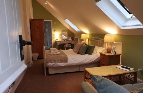Lyme Regis Hotel | Ocean View Kersbrook Guest Accommodation: 4-Star Comfort
