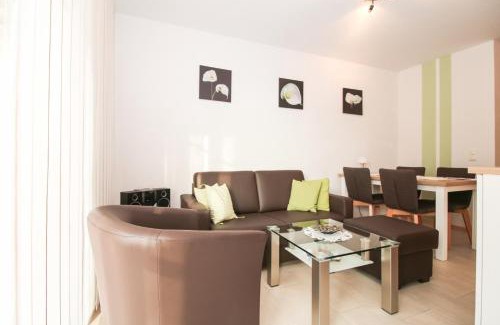 Greetsiel Apartment | Family-Friendly Stay at Kerstins Mühlenplatz in Greetsiel