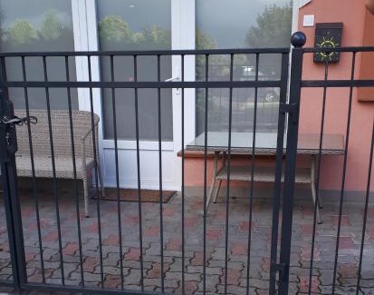 Tiszaujvaros Apartment | Top-Rated Kertvárosi Apartman II with Family-Friendly Amenities