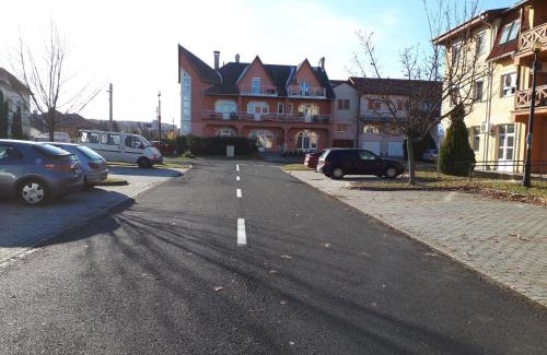 Tiszaujvaros Apartment | Top-Rated Kertvárosi Apartman II with Family-Friendly Amenities