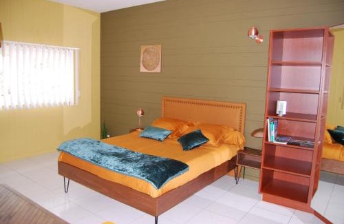 Sarzeau Bed & Breakfast | Oceanfront Retreat at Kerzara - Le Gîte, Rated 9.8/10