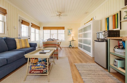 New York Mills House | Relaxing Getaway at Kesämökki | Big Pine Lake Retreat