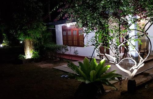 Tangalle Villa | Top-Rated Keshan Villa: Family-Friendly with Hot Tub & Breakfast