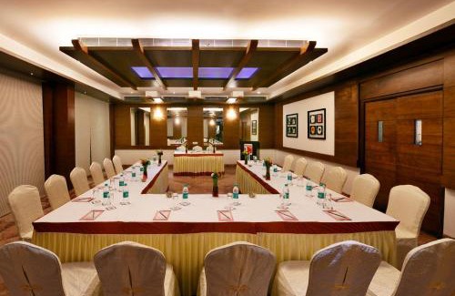 Gadag-Betageri Hotel | Discover Keshav Clarks Inn Gadag: Family-Friendly Comfort
