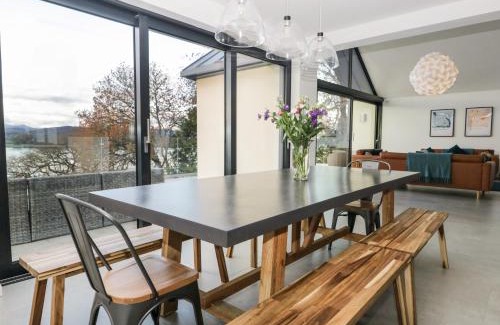 Windermere House | Pet-Friendly Kessock: 4-Star Stay with Top Guest Ratings