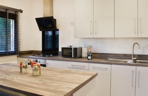 Great Witley House | Pet-Friendly Kestrel Lodge: Guest Rated 10/10 Stay