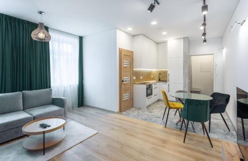 Siauliai City Center Apartment | Stylish Kestutis Apartment: Perfect for Family Getaways