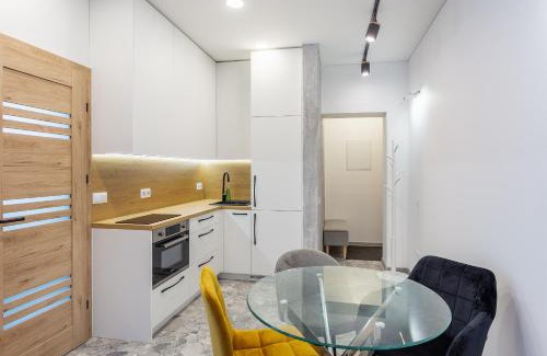 Siauliai City Center Apartment | Stylish Kestutis Apartment: Perfect for Family Getaways