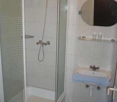 Budakeszi House | Keszi Panzió: Guest Rated 9/10 with Hot Tub & Breakfast