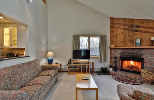 Ludlow Apartment | Family-Friendly Retreat at Kettle Brook A - Rated 9/10