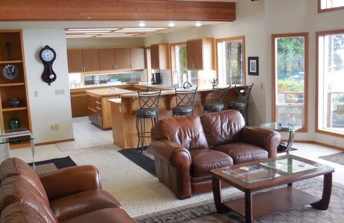Brinnon Villa | Kettle Cove --Vacation Villa