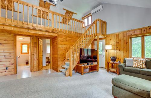 Hammondsport House | Relaxing Keuka Lake Cabin with Boat Dock & Fire Pit Access